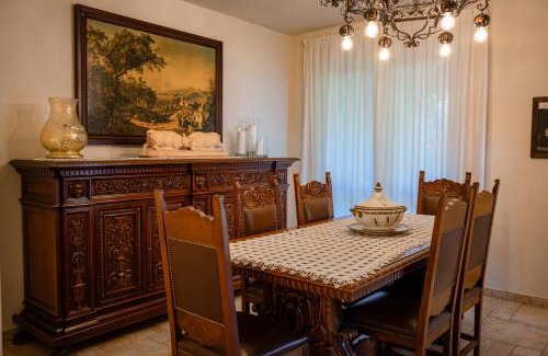 Aosta Apartment | Villa Mara - Aosta - 200 mq - WiFi - Jacuzzi - Parcheggio - Giardino