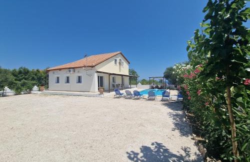 Neromilos Villa | Villa Mari