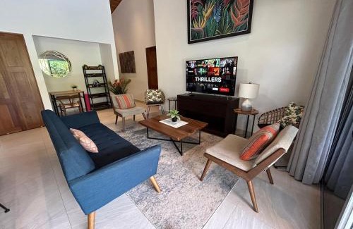 Ciudad Cortes House | Villa Mariposa - Ojochal, Close To Everything