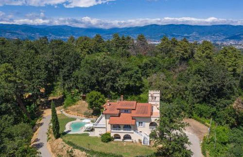 Serravalle Pistoiese Villa | Villa Marisa by VacaVilla