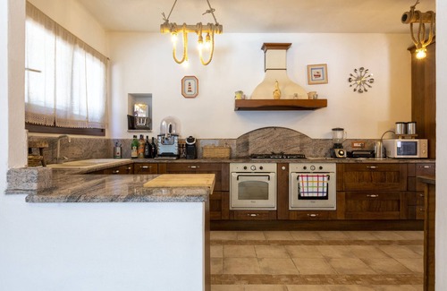 Sorso Villa | Villa 'Matian' with Private Pool, Wi-Fi and Air Conditioning