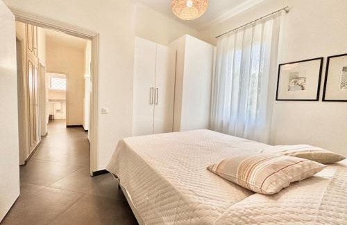 Forte dei Marmi Villa | Villa Matteotti Garden Lux 200mt by the sea