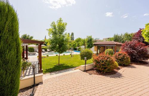 Primorski Villa | Villa Mediterra Varna 5bed pool&jacuzzi