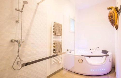 Andernos-les-Bains Bed & Breakfast | Villa Mogador Piscine et Balnéo