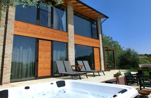 Venegazzu Villa | Villa Montello Pool, Jacuzzi, Ac, Wifi, Treviso
