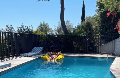 Hyeres House | Villa NEA with sea view and private swimming pool, classified 4 stars.