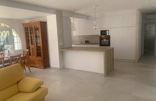 Muchamiel Ski Chalet | Villa Near The Sea (Less Than 200 Meters) With Private Pool.