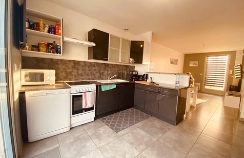 Rochefort House | Villa near the town center, close to shops and beaches