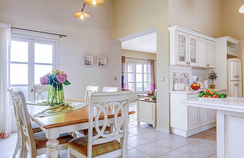 Antipata Villa | Villa Nikolas - Three Bedroom Villa, Sleeps 6