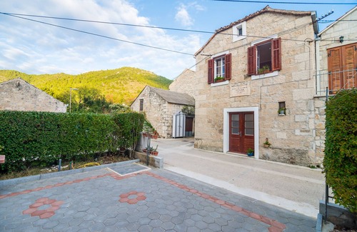 Zuljana Villa | Villa Nives - Three-Bedroom Villa with Terrace and Sea View