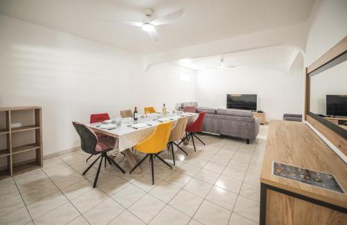 Sainte-Suzanne Villa | Villa Noé - Famille, détente et Jacuzzi - Wiskeys