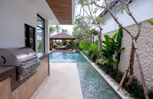 Batu Bolong Villa | Villa Nonnavana