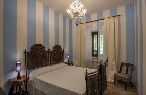 Milo Villa | Villa of Character with Pool and Private Park