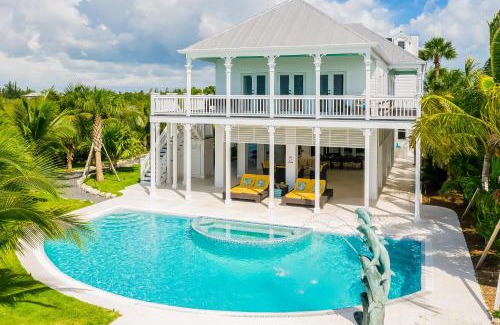 Sugarloaf Key House | Villa of the Setting Sun