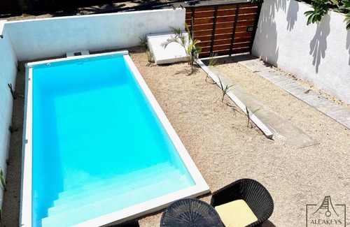 Midlands Villa | Villa Olive - Piscine, 5 min des plages, climatisation, WIFI