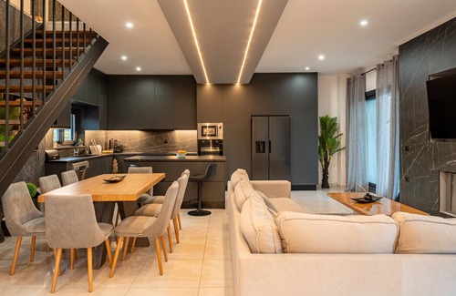 Lefkimmi Villa | Villa 'Olivia Estate' with Private Pool, Wi-Fi and Air Conditioning