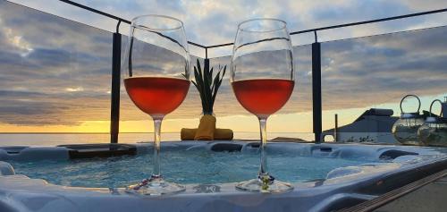 Prazeres House | Villa Palace Fernandes with Jacuzzi