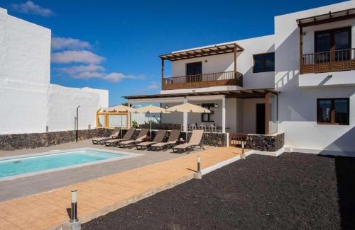 Tinajo House | Villa Palmera La Vegueta Villas