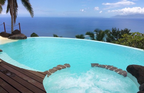 Punaauia Villa | Villa Paradise Tahiti, une vue extraordinaire avec piscine et jacuzzi