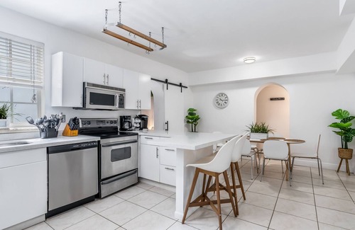 Northeast Miami Villa | Villa Paris in The ❤️ of Miami, Heated Pool, Mini Golf, minutes to the beach