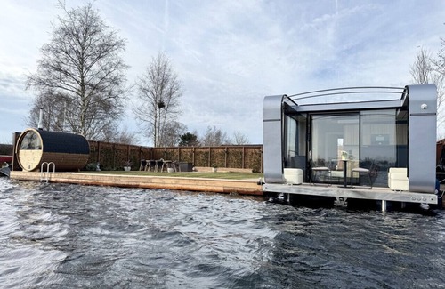 Municipality of De Ronde Venen Boat Rental | Villa Perla Mare - Sauna Experience - On a lake near Amsterdam