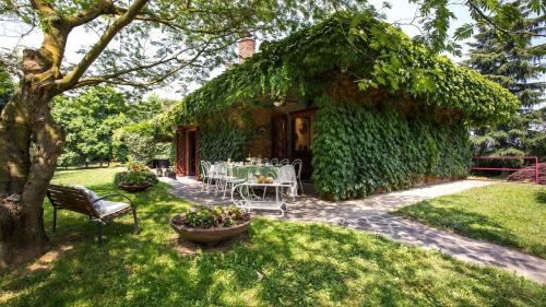 Sulbiate Villa | VILLA PINA 8&2, Emma Villas