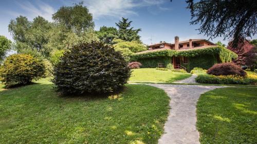 Sulbiate Villa | VILLA PINA 8&2, Emma Villas