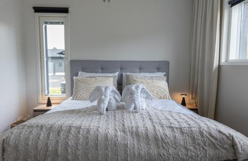 Rovaniemi Villa | Villa Polar Lights with Jacuzzi by BookLapland