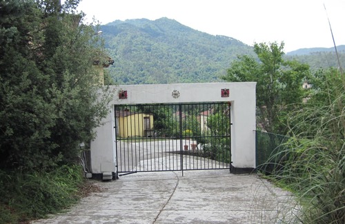 Beverino Villa | VILLA + PRIVATE POOL, BADMINTON, TABLE TENNIS, TABLE FOOTBALL, 5-a-side FOOTBALL