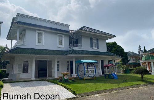 Cipanas Villa | Villa Puncak Resort Cipanas