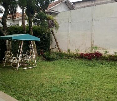 Cipanas Villa | Villa Puncak Resort