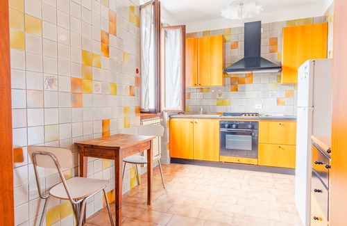 Desenzano del Garda Apartment | Villa Quantum Sole - Two Bedroom Apartment, Sleeps 6