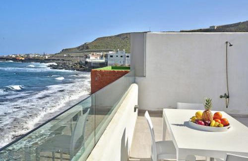 Arucas Villa | Villa Quintanilla by Villas Rivero