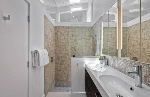 Vista Las Palmas Villa | Villa Reel Paradise - Mid Century House