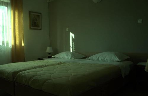 Brsecine Apartment | Villa Ro - Ela - Comfort Studio Apartment with Terrace and Sea View - A5