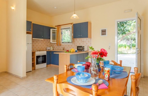 Mousata Villa | Villa Russa Dionisis Large Private Pool Walk to Beach Sea Views Wifi Car Not Required - 2017