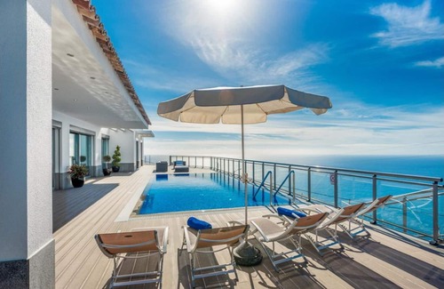 Paul do Mar House | Villa São Lourenço by LovelyStay