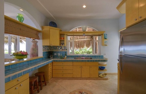 Playa del Secreto Villa | Villa Sarita, 6 Beachfront Villa with Private Pool in Gated Resort!