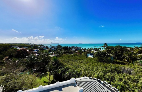 Calodyne Villa | VILLA SCALINA, a luxurious, spacious 7-bedroom en-suite villa with AC, Calodyne