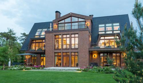 Hohe Dune Apartment | Villa Schmidt Apartments - Strandhaus direkt am Meer mit Sauna, Sport und Dünengarten II