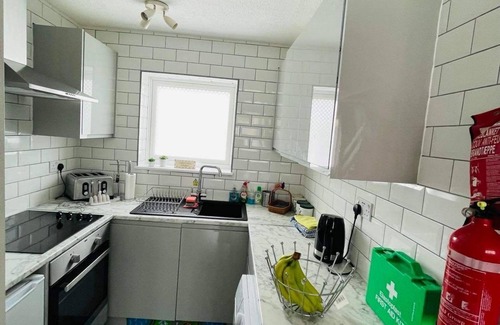 Hopton Villa | Villa sea View 3-bed Heated Pool eat bar Kids Park