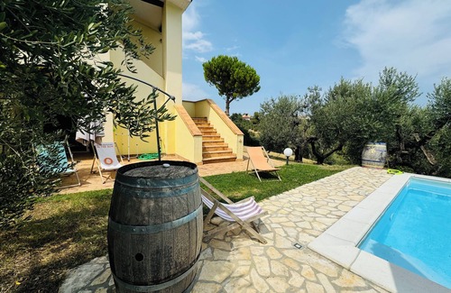 Torrevecchia Teatina Villa | Villa seaview and private pool