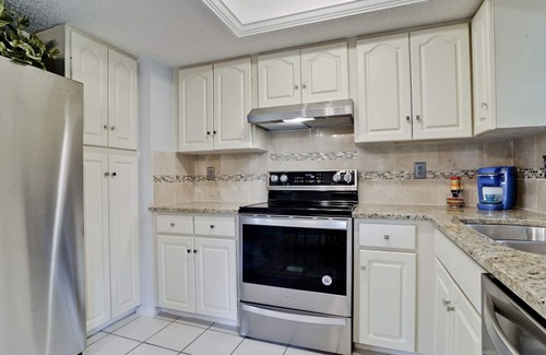 Park East Villa | VILLA SIESTA II - SARASOTA'S BEST KEPT DOWNTOWN SECRET with HEATED POOL!