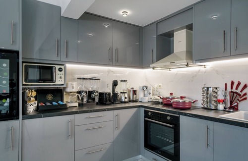 Tavronitis Villa | Villa Six Stars is a beachfront villa in Chania, on the island of Crete.