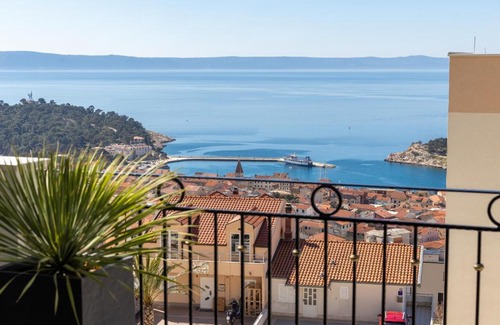 Moca Apartment | Villa Smaragd - Lapis - Luxury Apartment With Shared Pool