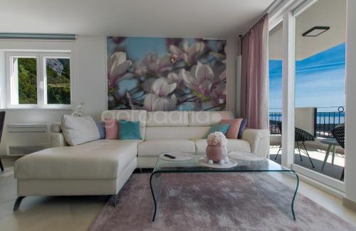 Moca Apartment | Villa Smaragd - Saphir - Luxury Apartment With Shared Pool