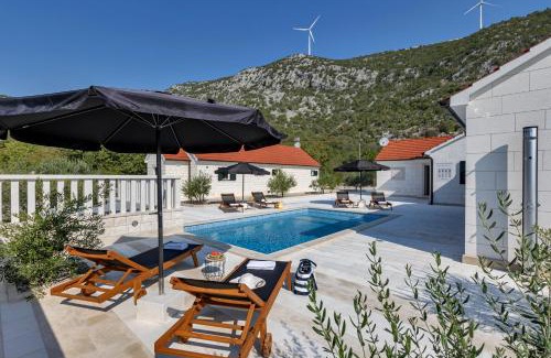 Seoca Villa | Villa Smokva and Višnja - Resort Moja Stina