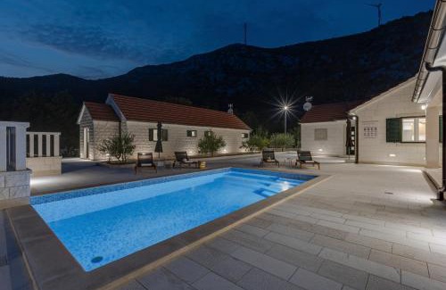 Seoca Villa | Villa Smokva and Višnja - Resort Moja Stina