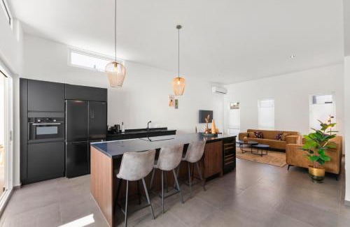 Marie Pampoen Villa | Villa Sol A Luna - Mambo Beach