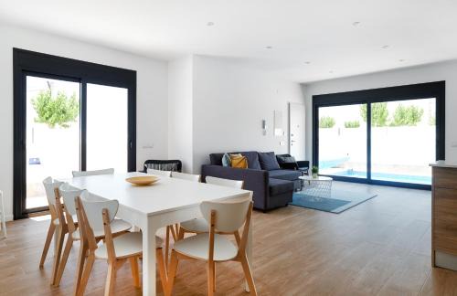 Pilar de la Horadada Villa | Villa Sol y Alegre - 16p - private pools